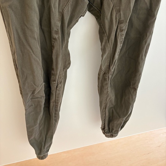 Stitches & Rivets Pants - Picture 6 of 7